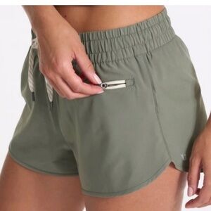 Vuori Clementine 2.0 Running Shorts Size Small
